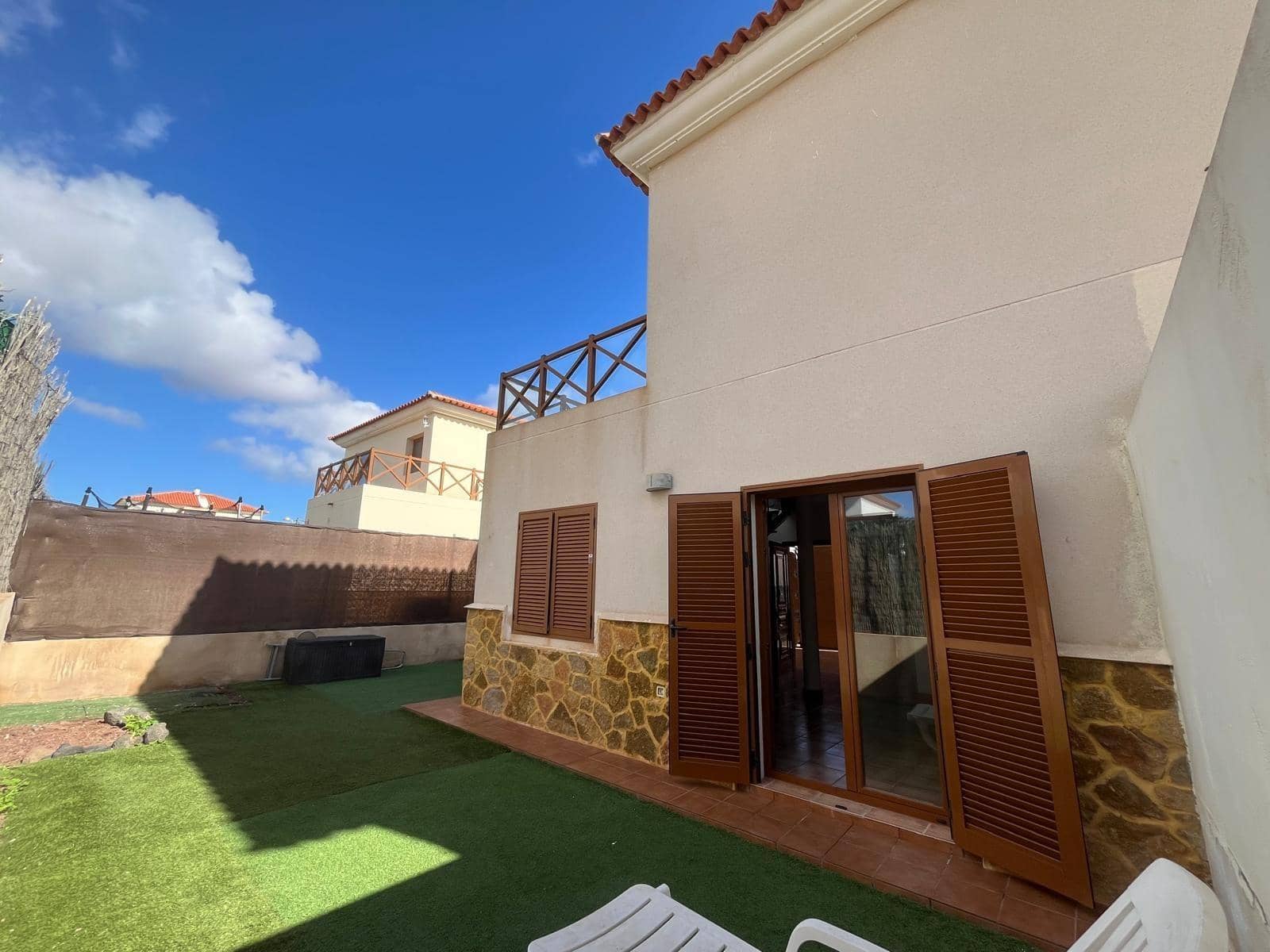 2 soverom Rekkehus til salgs i Corralejo med svømmebasseng - € 239 000 (Ref: 9755957)