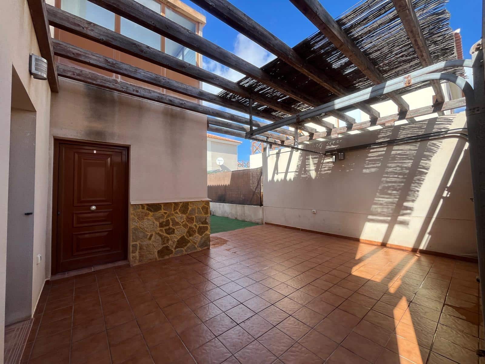 2 soverom Rekkehus til salgs i Corralejo med svømmebasseng - € 239 000 (Ref: 9755957)