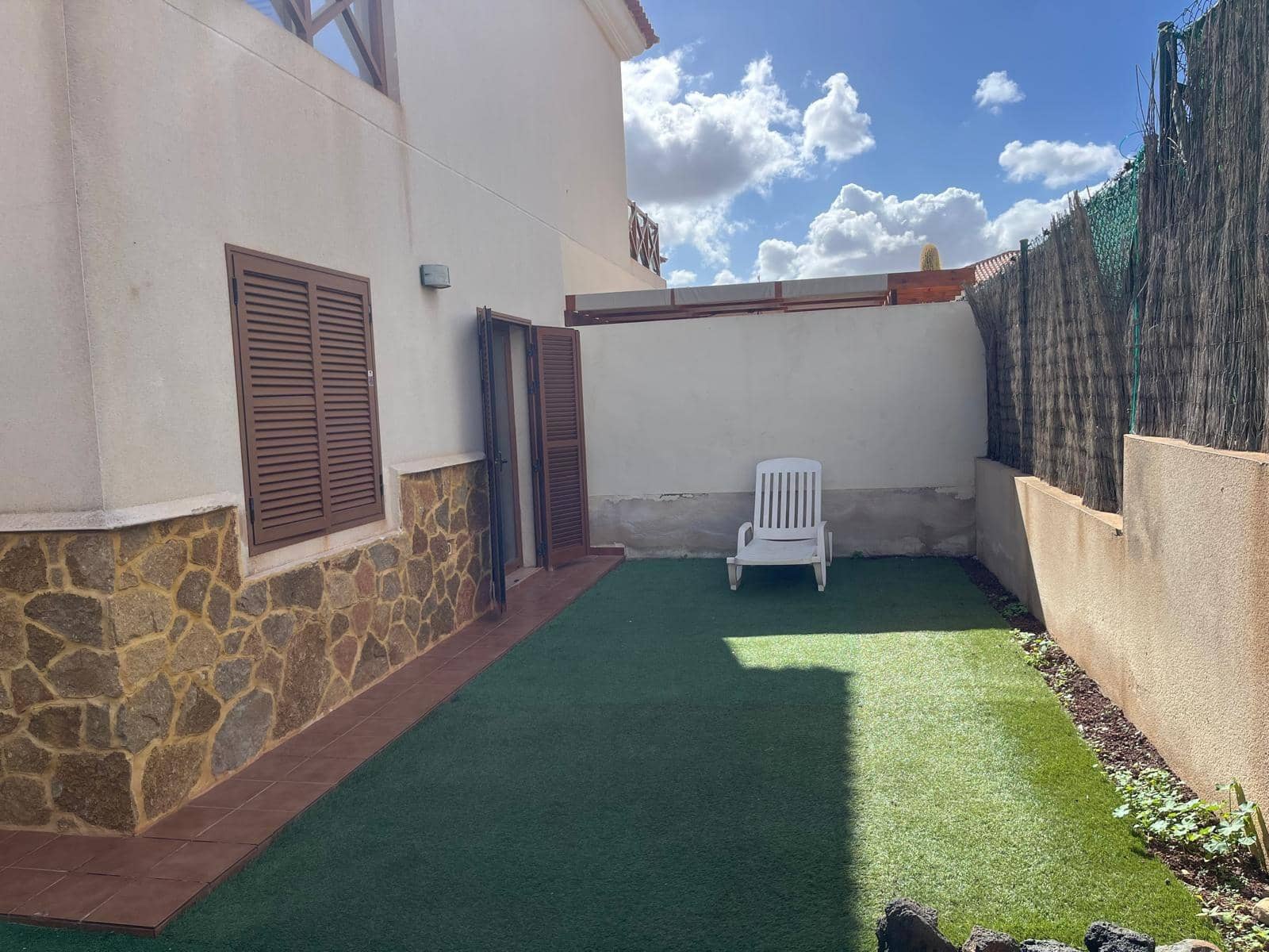 2 soverom Rekkehus til salgs i Corralejo med svømmebasseng - € 239 000 (Ref: 9755957)