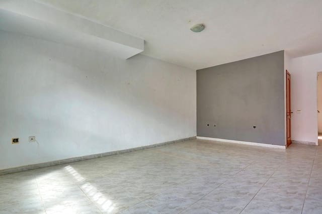 3 makuuhuone Huoneisto myytävänä paikassa Puerto del Rosario - 219 000 € (Ref: 9780776)