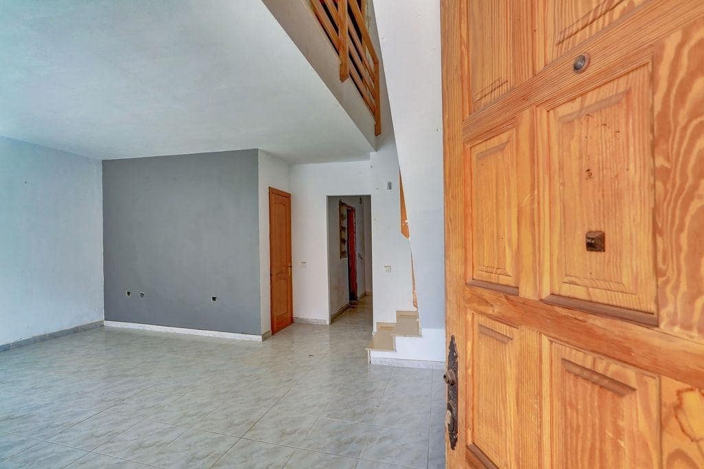 3 makuuhuone Huoneisto myytävänä paikassa Puerto del Rosario - 219 000 € (Ref: 9780776)