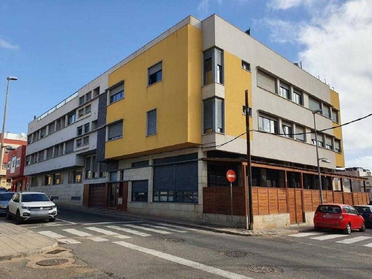 3 bedroom Flat for sale in Puerto del Rosario - € 145,000 (Ref: 9806668)