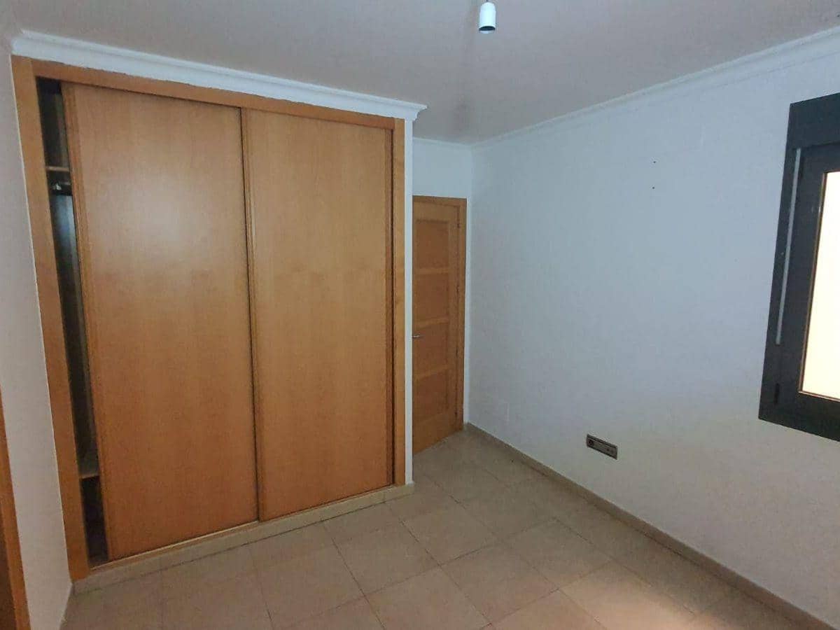 3 bedroom Flat for sale in Puerto del Rosario - € 145,000 (Ref: 9806668)