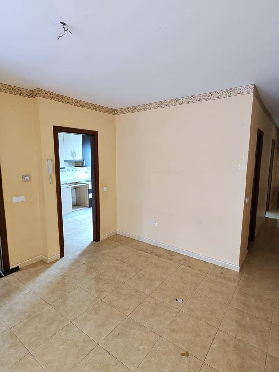 3 bedroom Flat for sale in Puerto del Rosario - € 164,100 (Ref: 9818112)