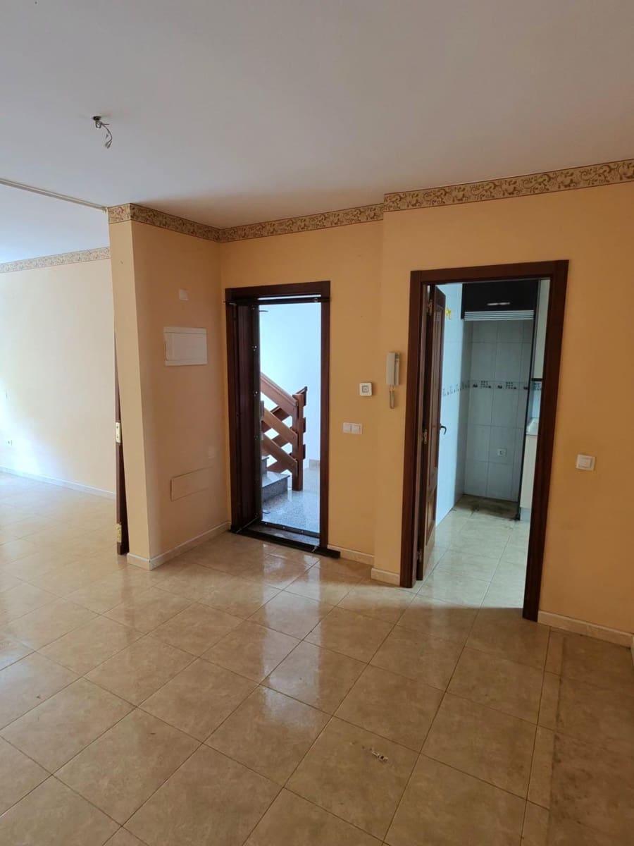 3 bedroom Flat for sale in Puerto del Rosario - € 164,100 (Ref: 9818112)