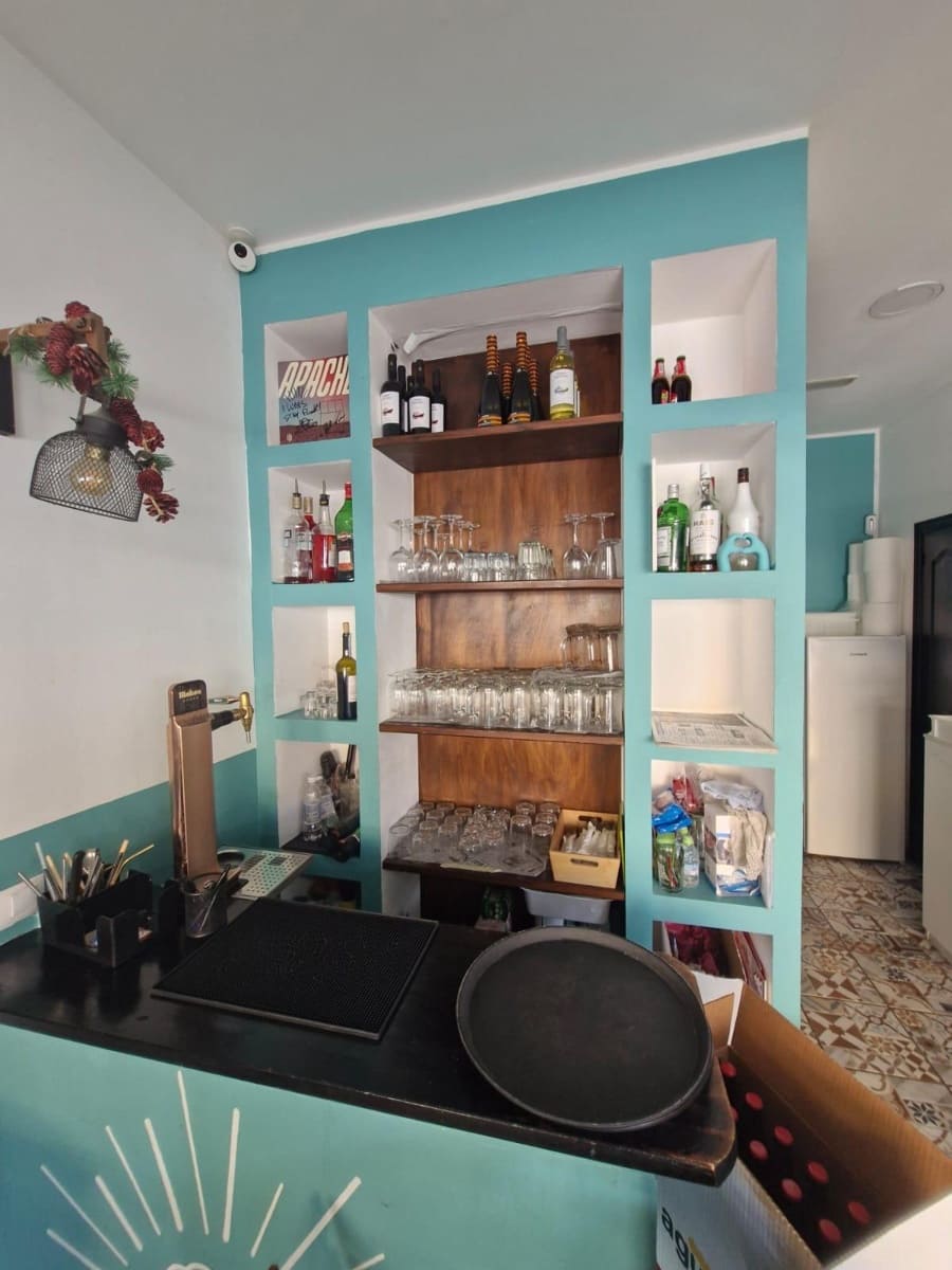 Commercial for sale in Corralejo - € 250,000 (Ref: 9831757)