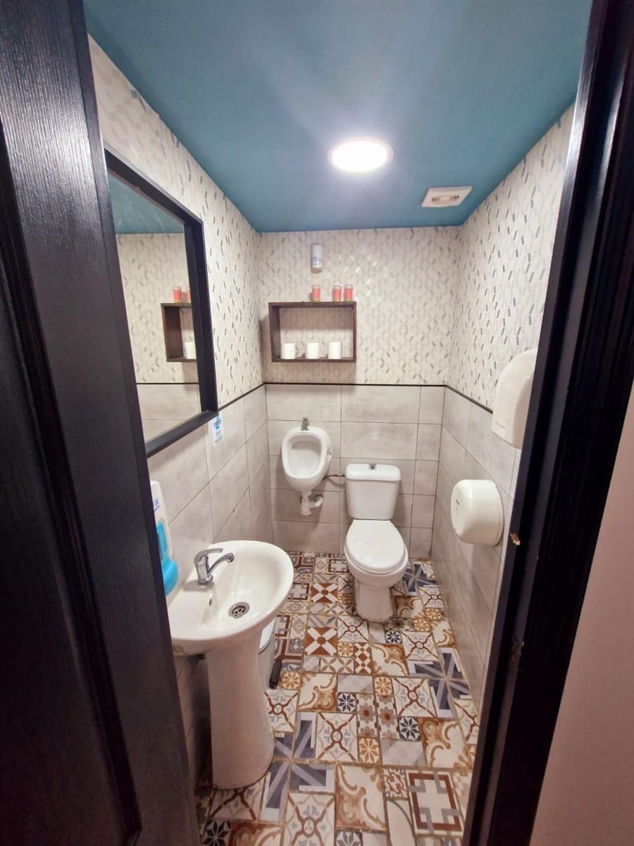 Commercial for sale in Corralejo - € 250,000 (Ref: 9831757)