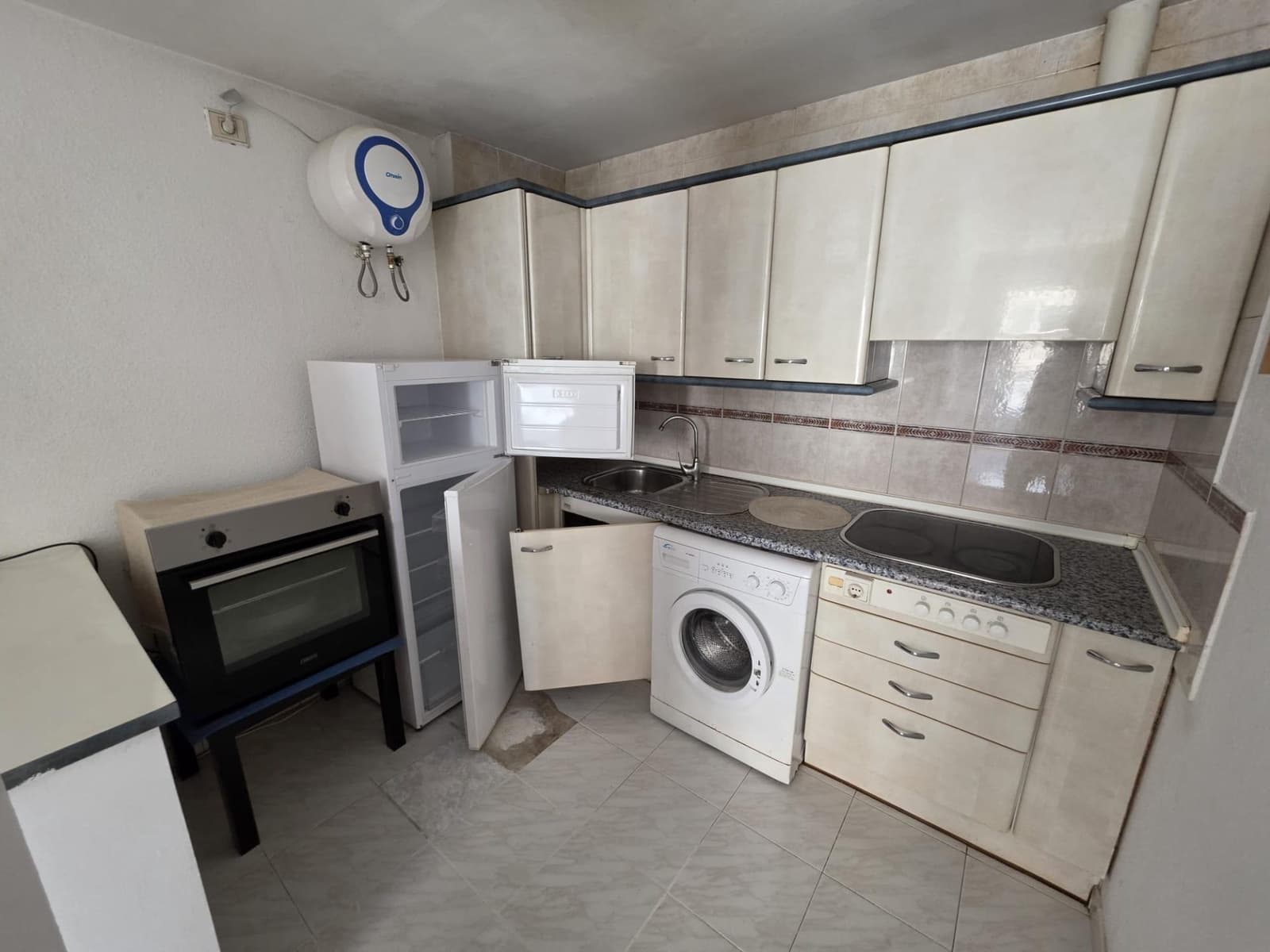 2 bedroom Flat for sale in Corralejo - € 205,000 (Ref: 9831759)