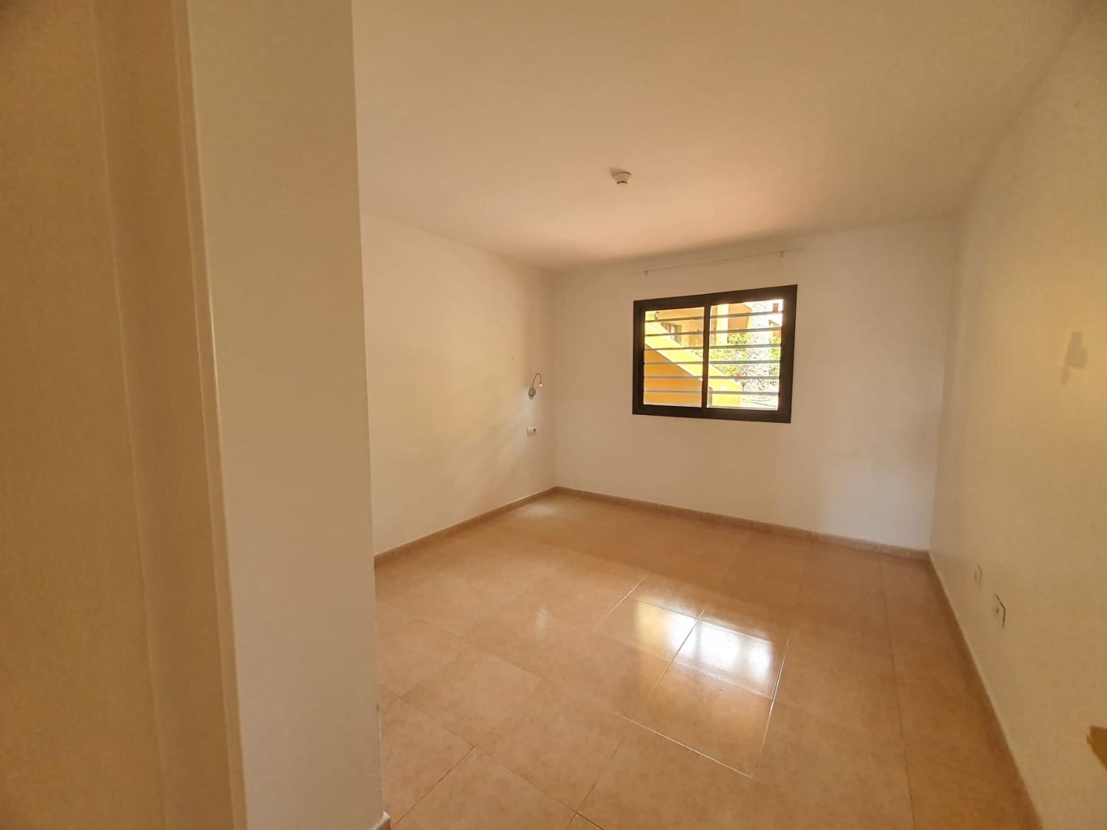 1 bedroom Flat for sale in Corralejo with pool - € 162,200 (Ref: 9831760)