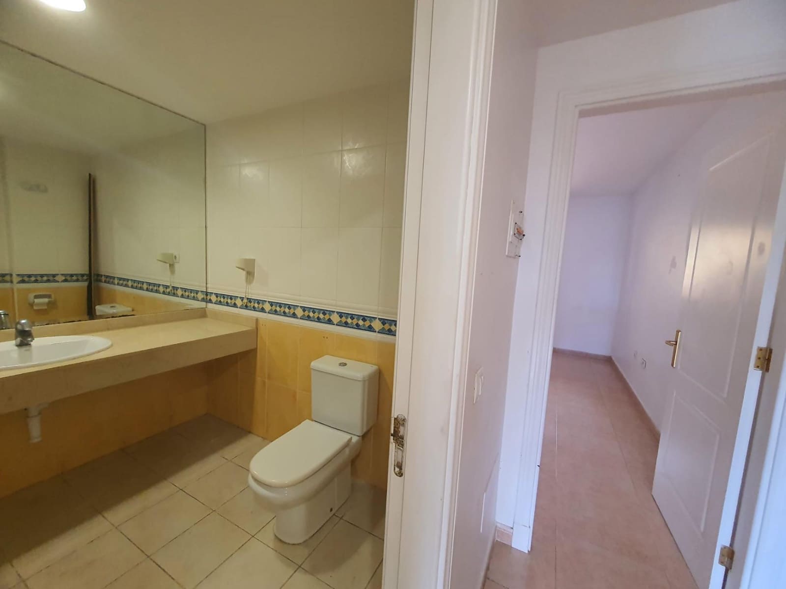 1 bedroom Flat for sale in Corralejo with pool - € 162,200 (Ref: 9831760)