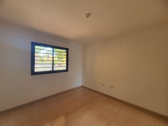 Piso de 1 habitación en Corralejo, La Oliva en venta con piscina - 162.200 € (Ref: 9831760)