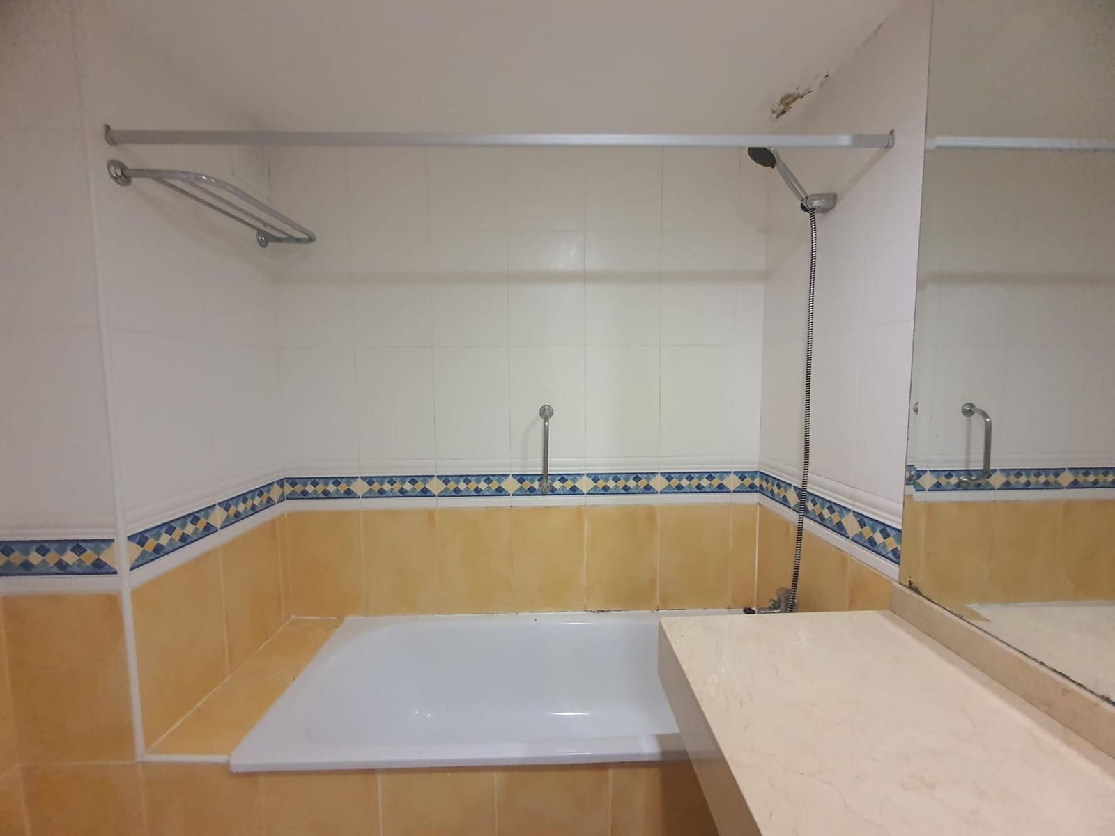 1 bedroom Flat for sale in Corralejo with pool - € 162,200 (Ref: 9831760)