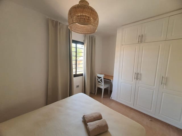 Appartement de 2 chambres à louer à Corralejo, La Oliva avec piscine - 1 300 € (Ref: 9865406)