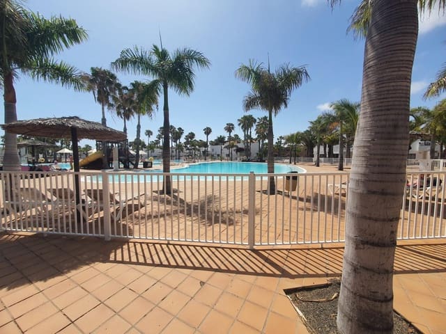 Appartement de 2 chambres à louer à Corralejo, La Oliva avec piscine - 1 300 € (Ref: 9865406)