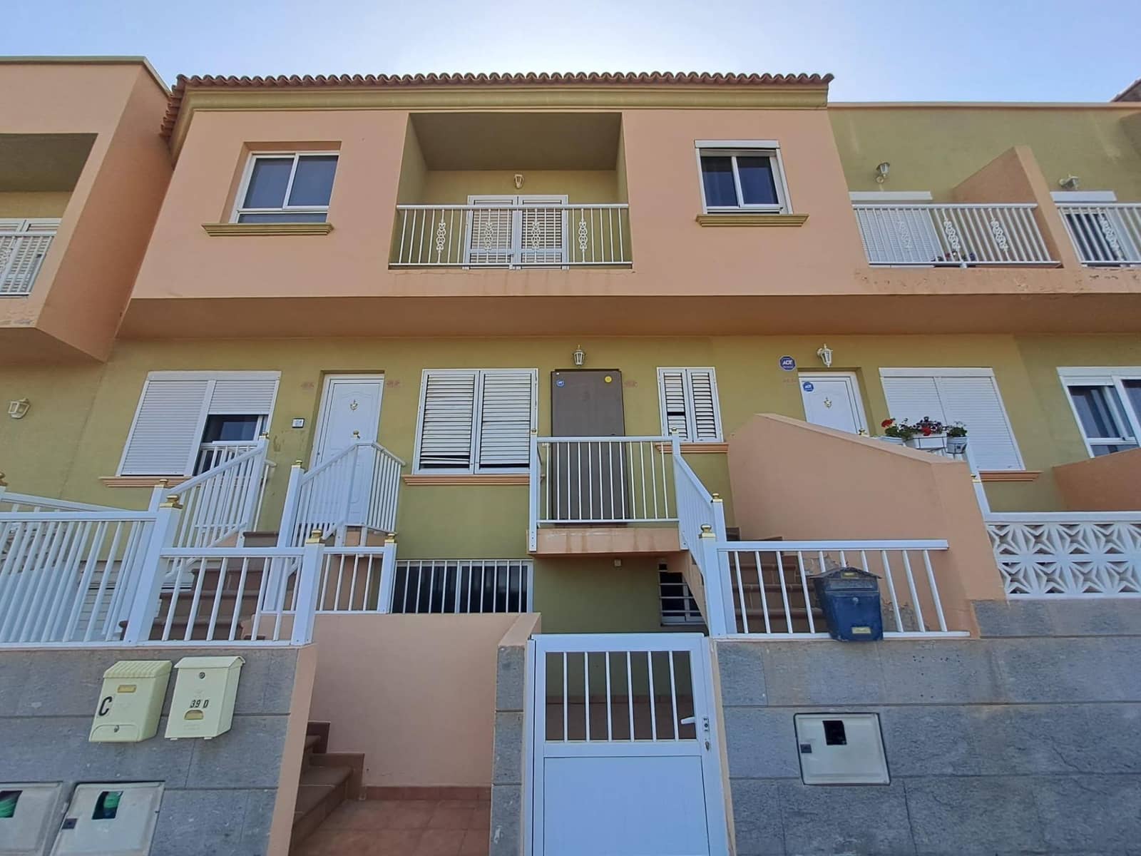 2 bedroom Apartment for sale in Puerto del Rosario - € 165,000 (Ref: 9868836)
