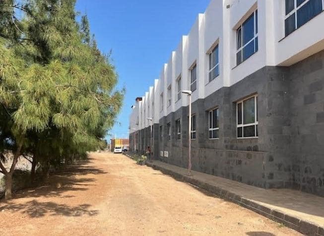 2 bedroom Flat for sale in Puerto del Rosario - € 134,900 (Ref: 9908217)