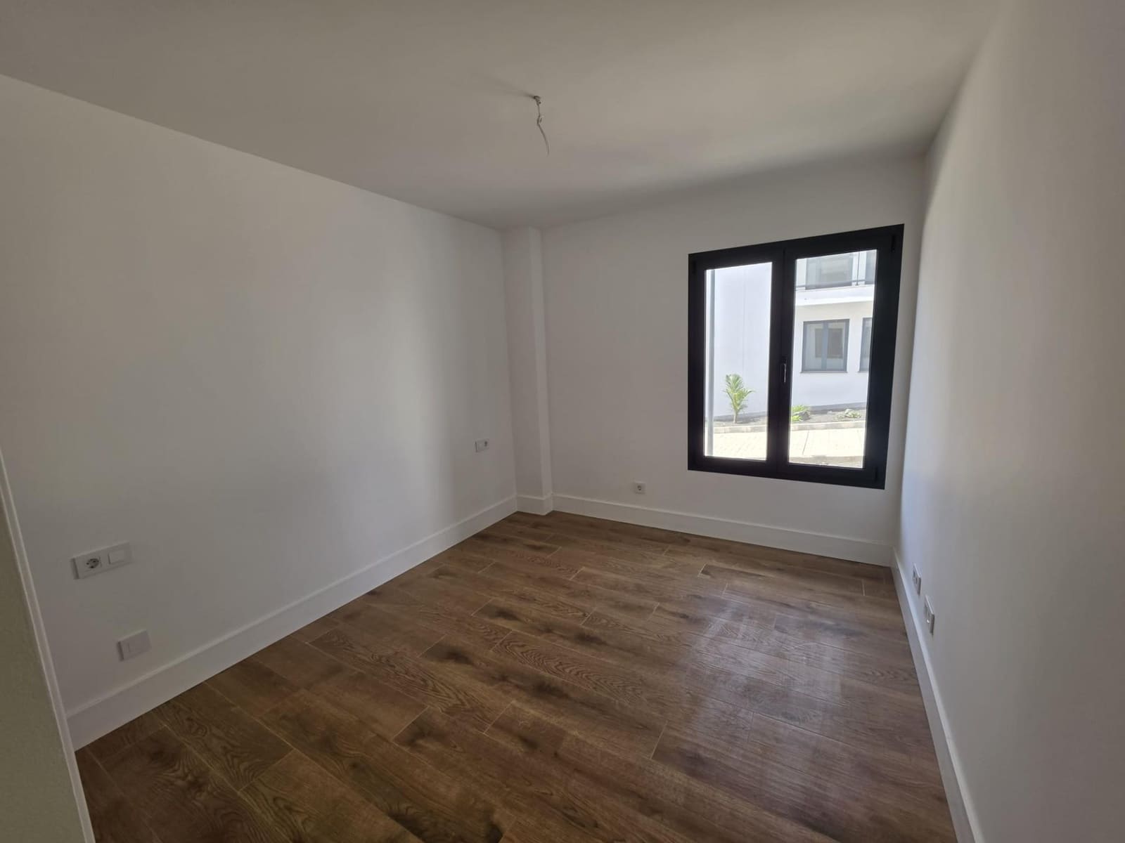 2 bedroom Apartment for sale in Corralejo with pool - € 295,000 (Ref: 9913381)