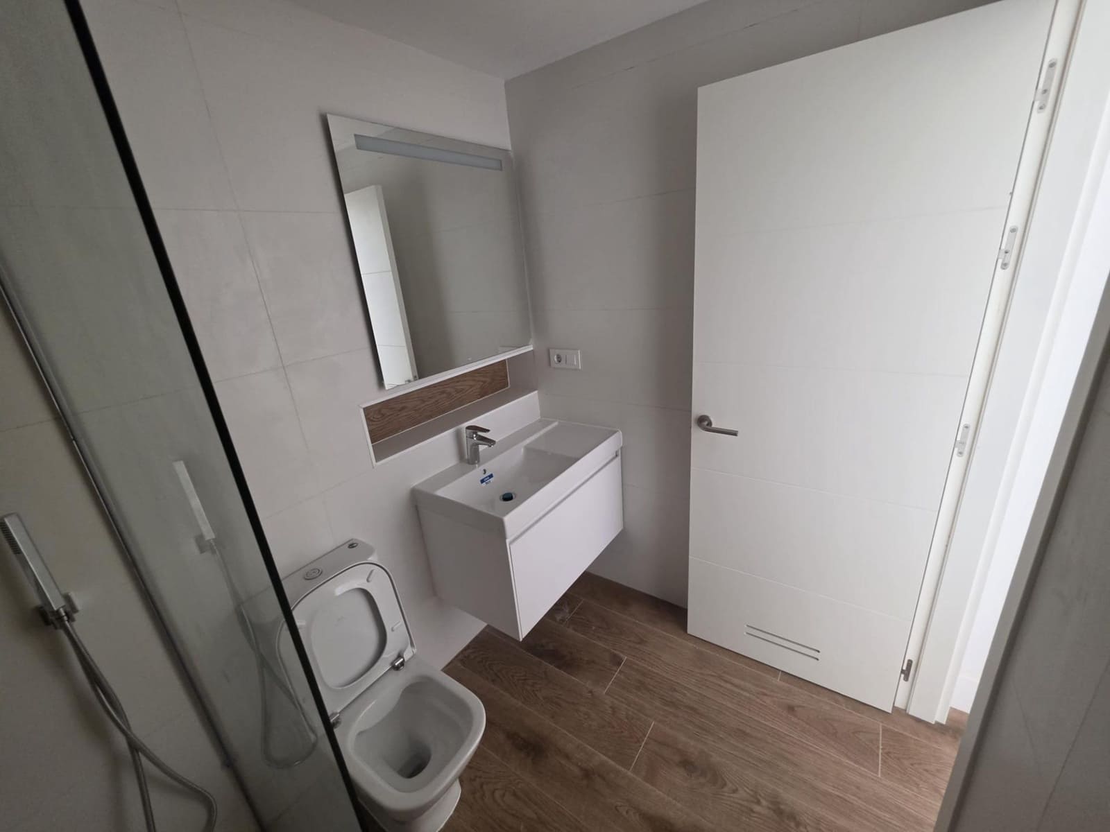 2 bedroom Apartment for sale in Corralejo with pool - € 295,000 (Ref: 9913381)