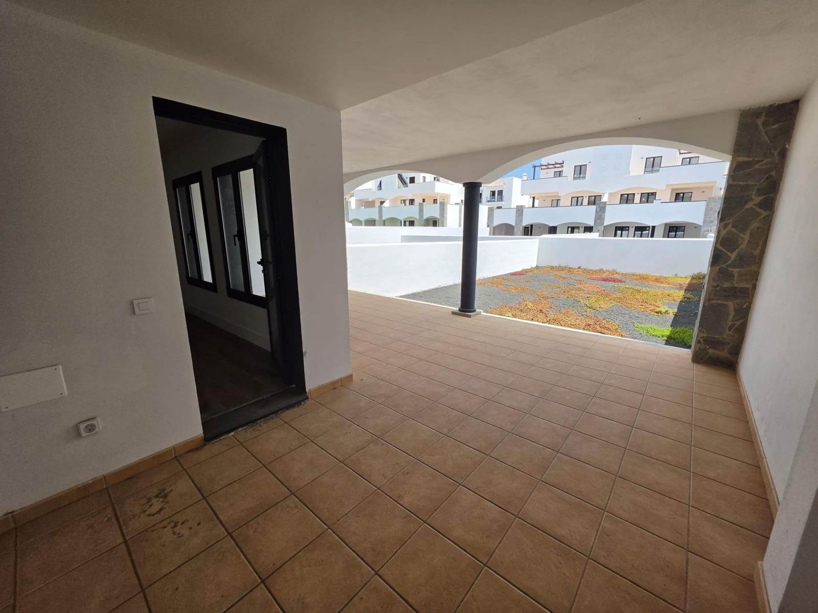 2 bedroom Apartment for sale in Corralejo with pool - € 295,000 (Ref: 9913381)