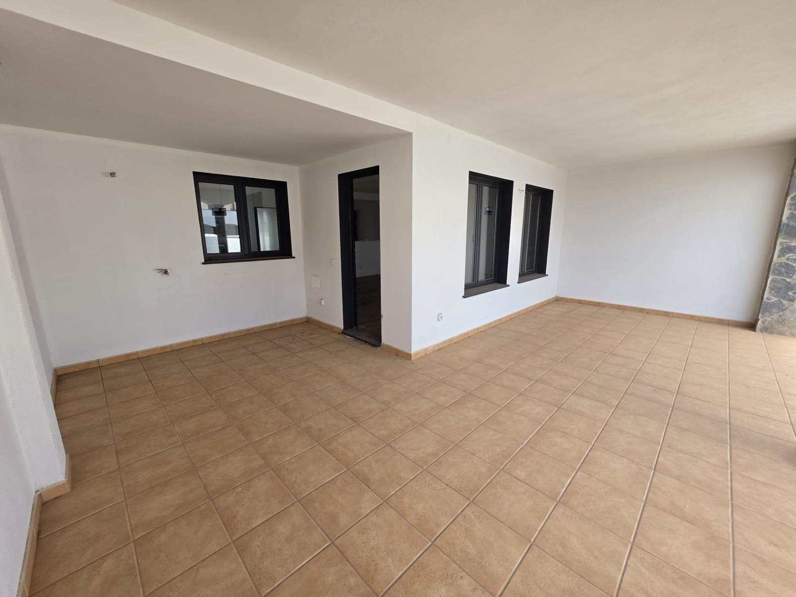 2 bedroom Apartment for sale in Corralejo with pool - € 295,000 (Ref: 9913381)