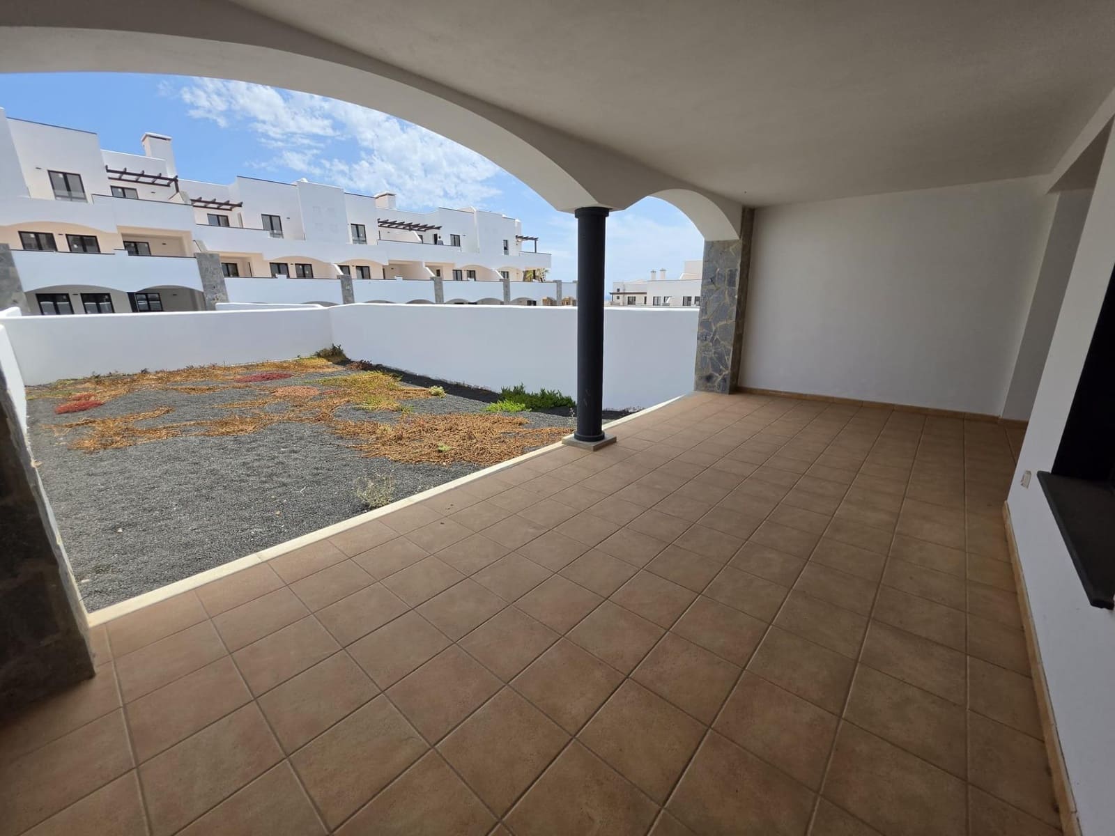 2 bedroom Apartment for sale in Corralejo with pool - € 295,000 (Ref: 9913381)