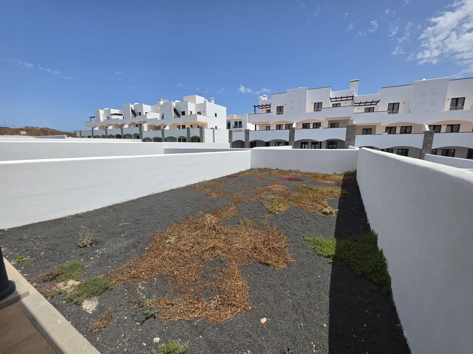 2 bedroom Apartment for sale in Corralejo with pool - € 295,000 (Ref: 9913381)