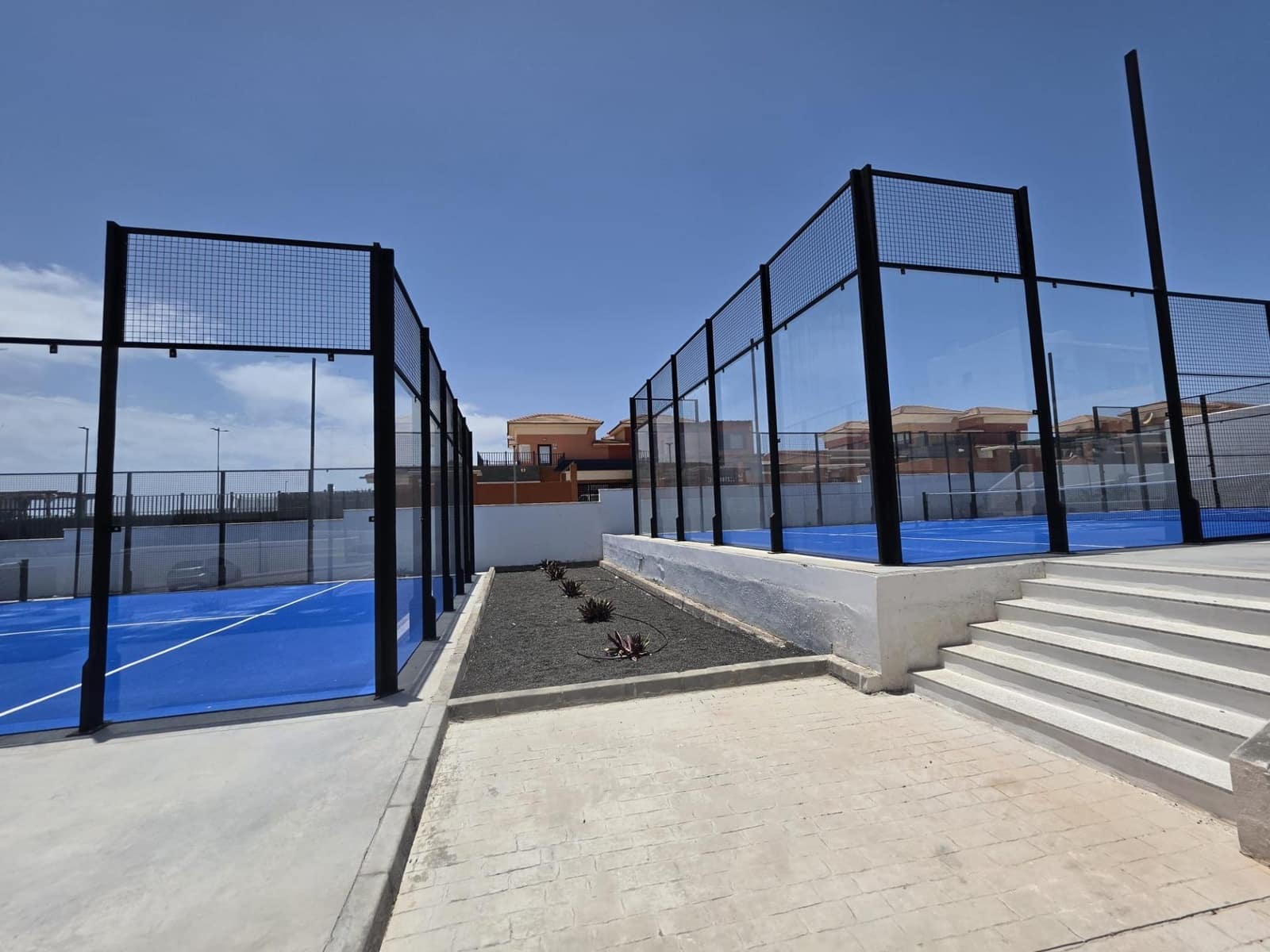 2 bedroom Apartment for sale in Corralejo with pool - € 295,000 (Ref: 9913381)