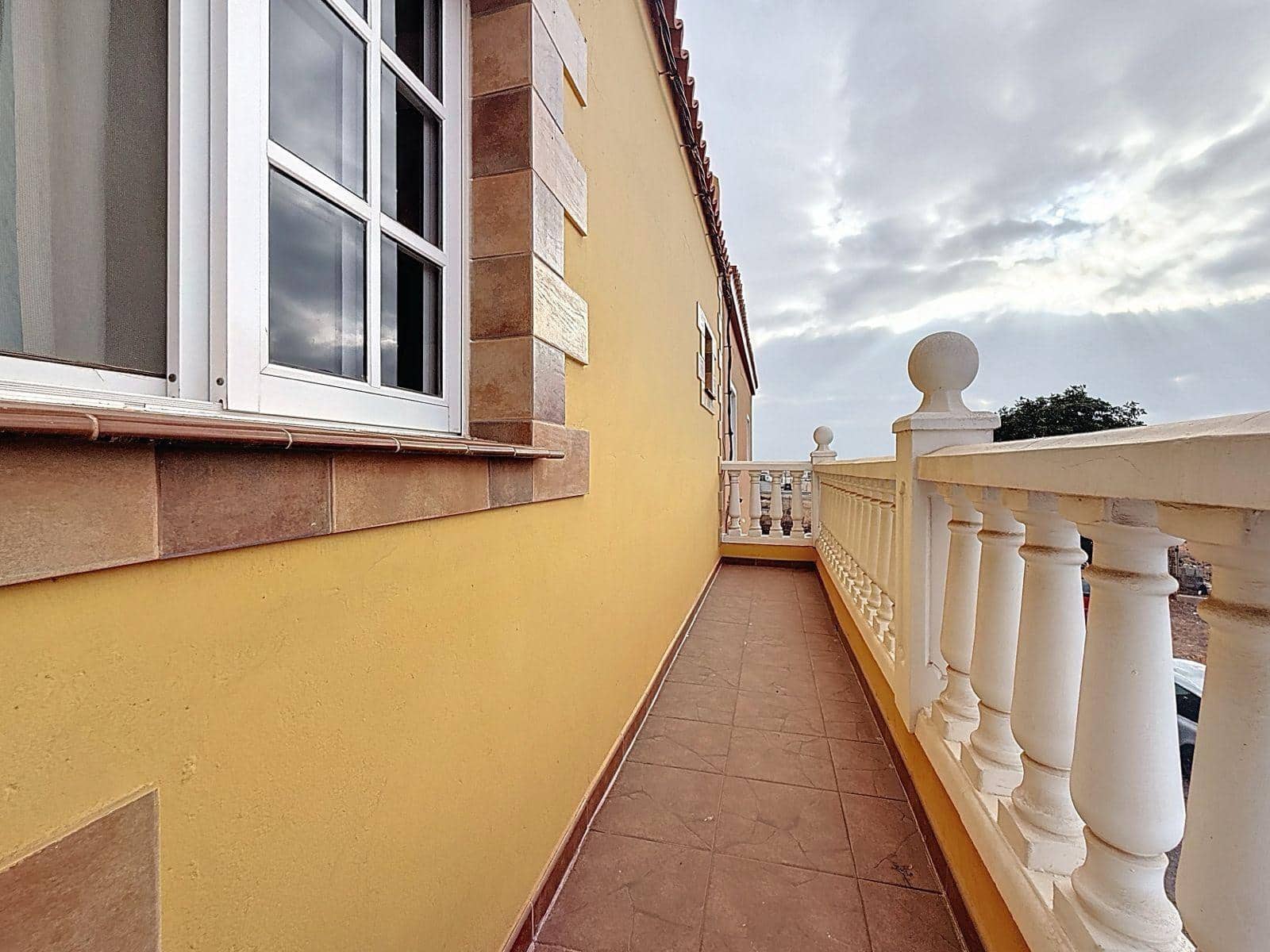 4 chambre Entreprise à vendre à Antigua - 370 000 € (Ref: 9934407)