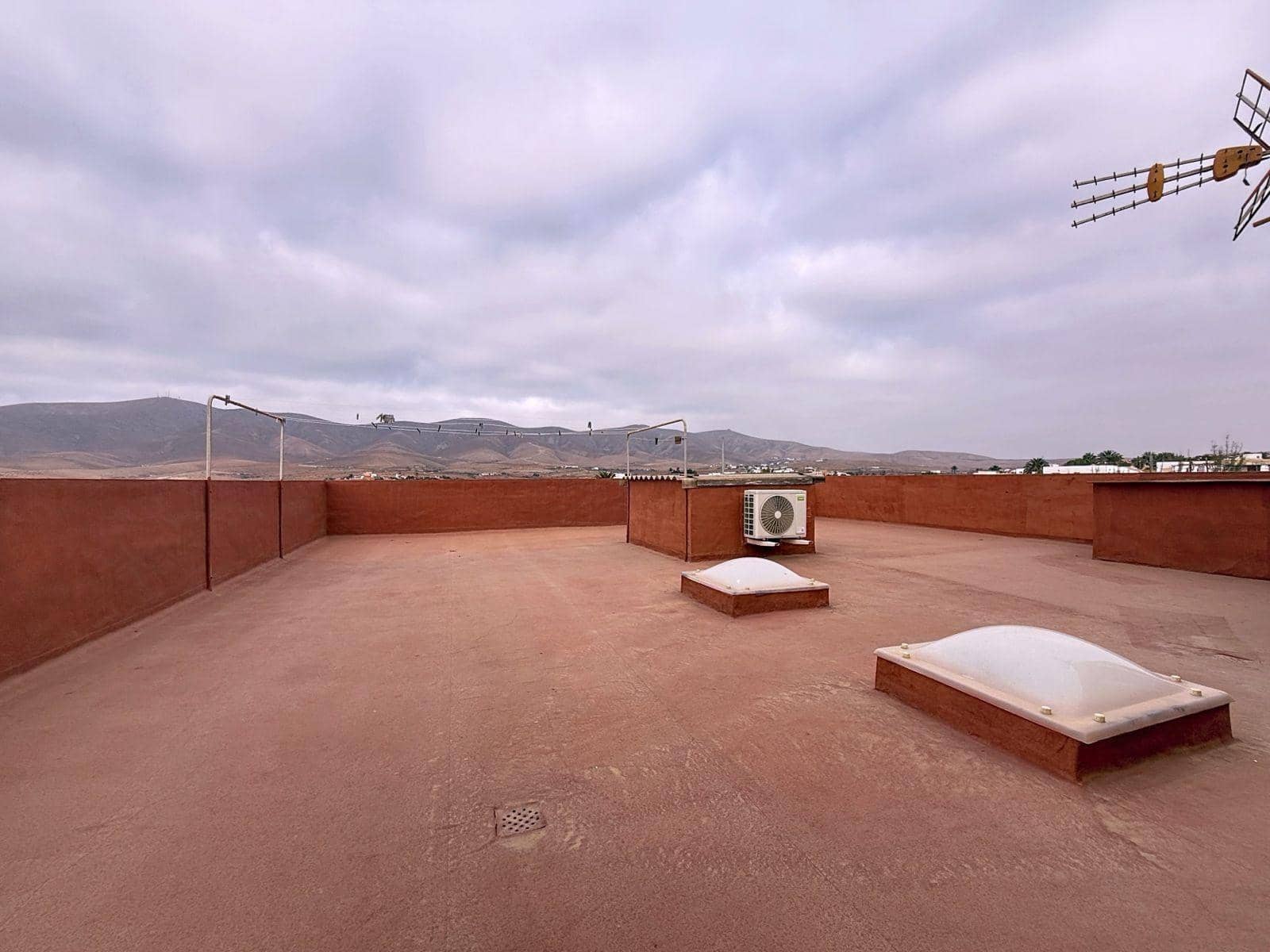 4 chambre Entreprise à vendre à Antigua - 370 000 € (Ref: 9934407)