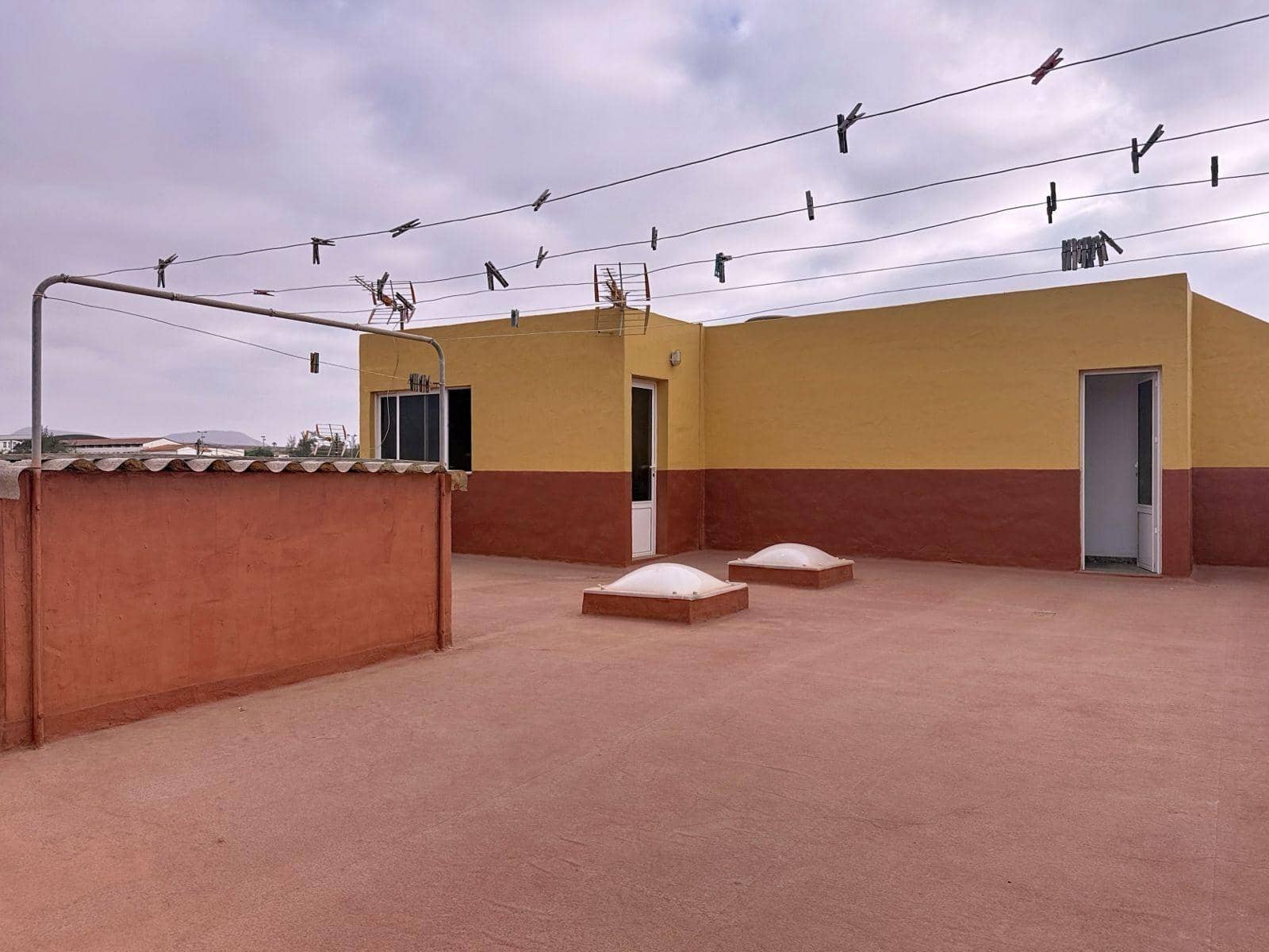 4 chambre Entreprise à vendre à Antigua - 370 000 € (Ref: 9934407)