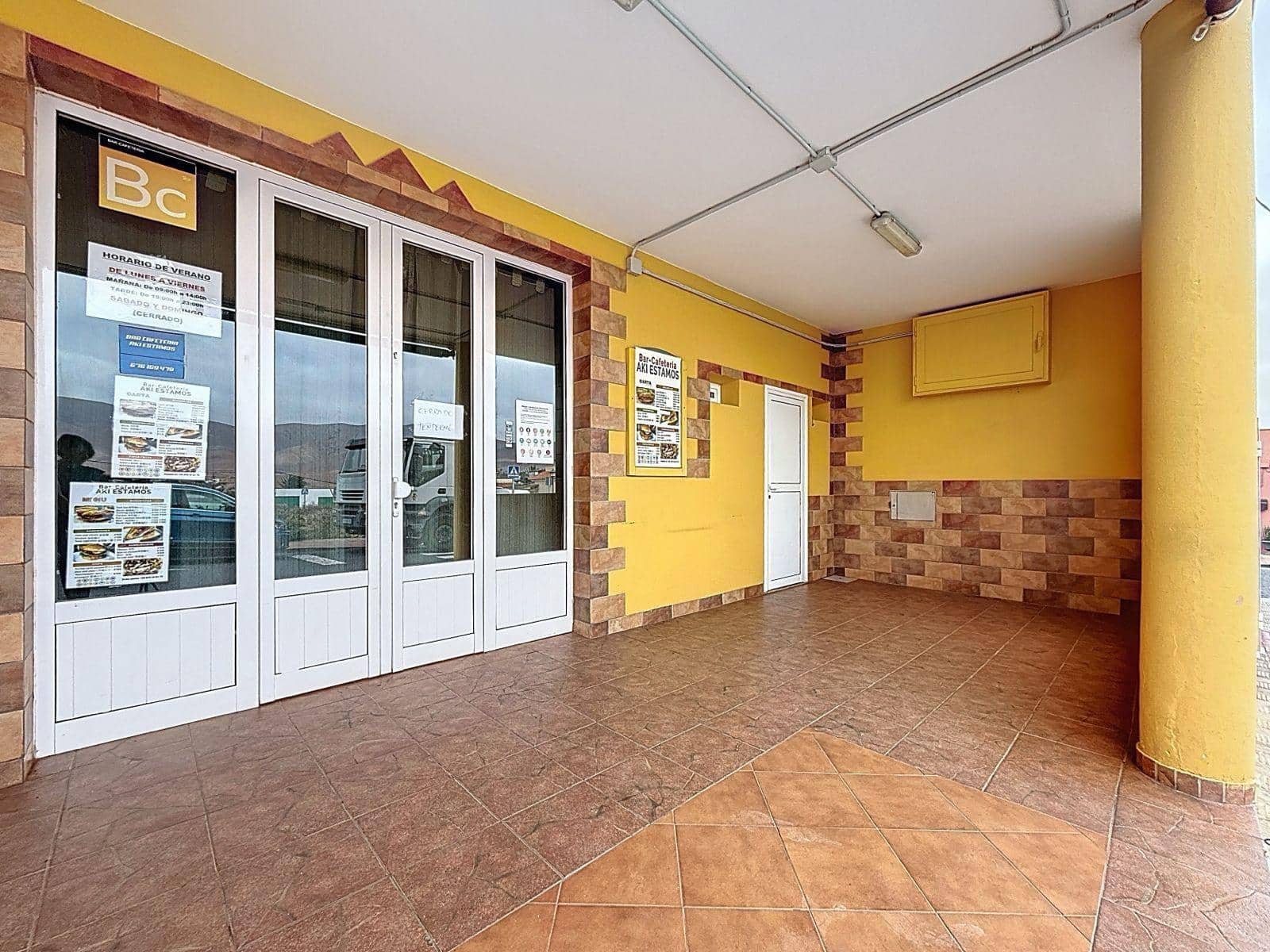 4 chambre Entreprise à vendre à Antigua - 370 000 € (Ref: 9934407)