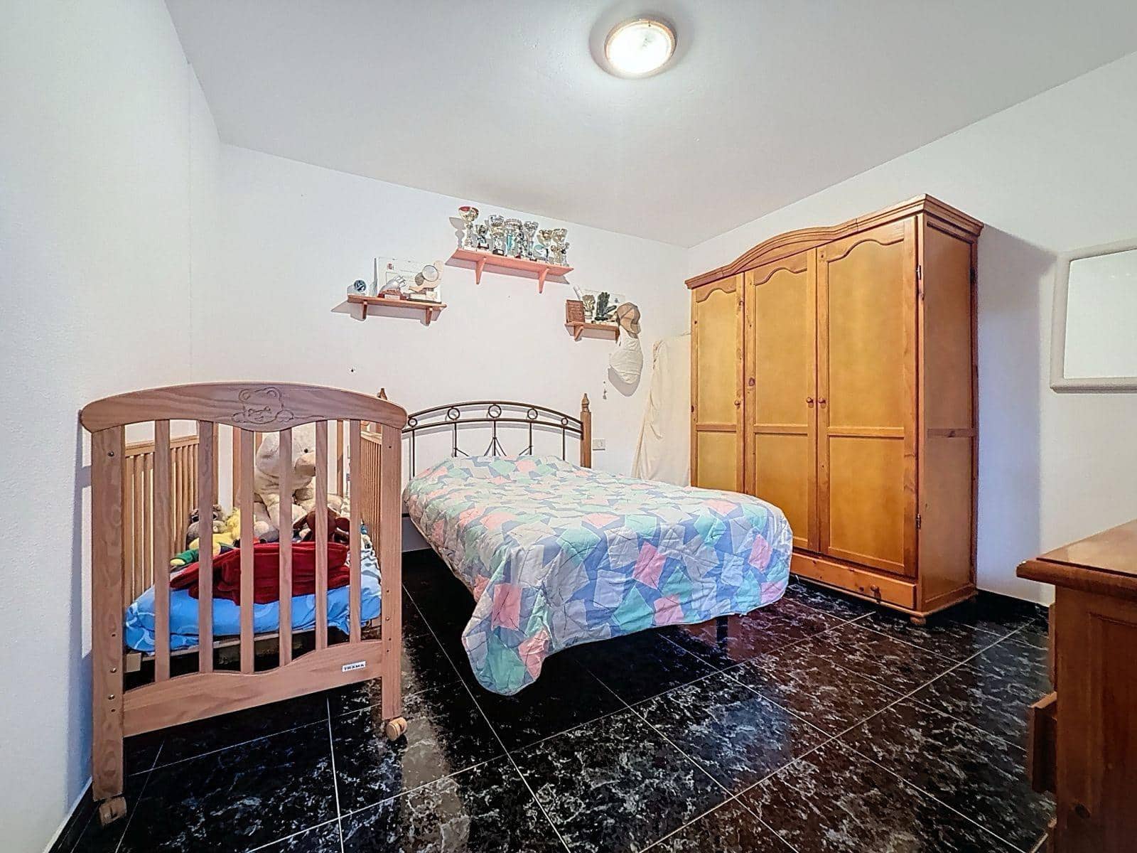 4 chambre Entreprise à vendre à Antigua - 370 000 € (Ref: 9934407)