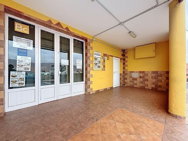 4 chambre Entreprise à vendre à Antigua - 370 000 € (Ref: 9934407)