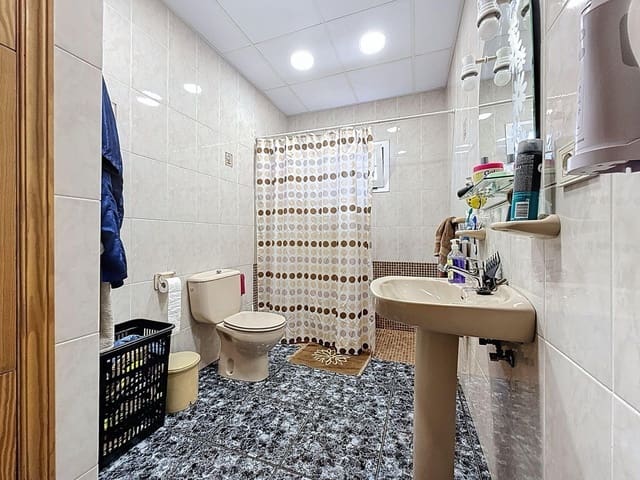 4 chambre Entreprise à vendre à Antigua - 370 000 € (Ref: 9934407)