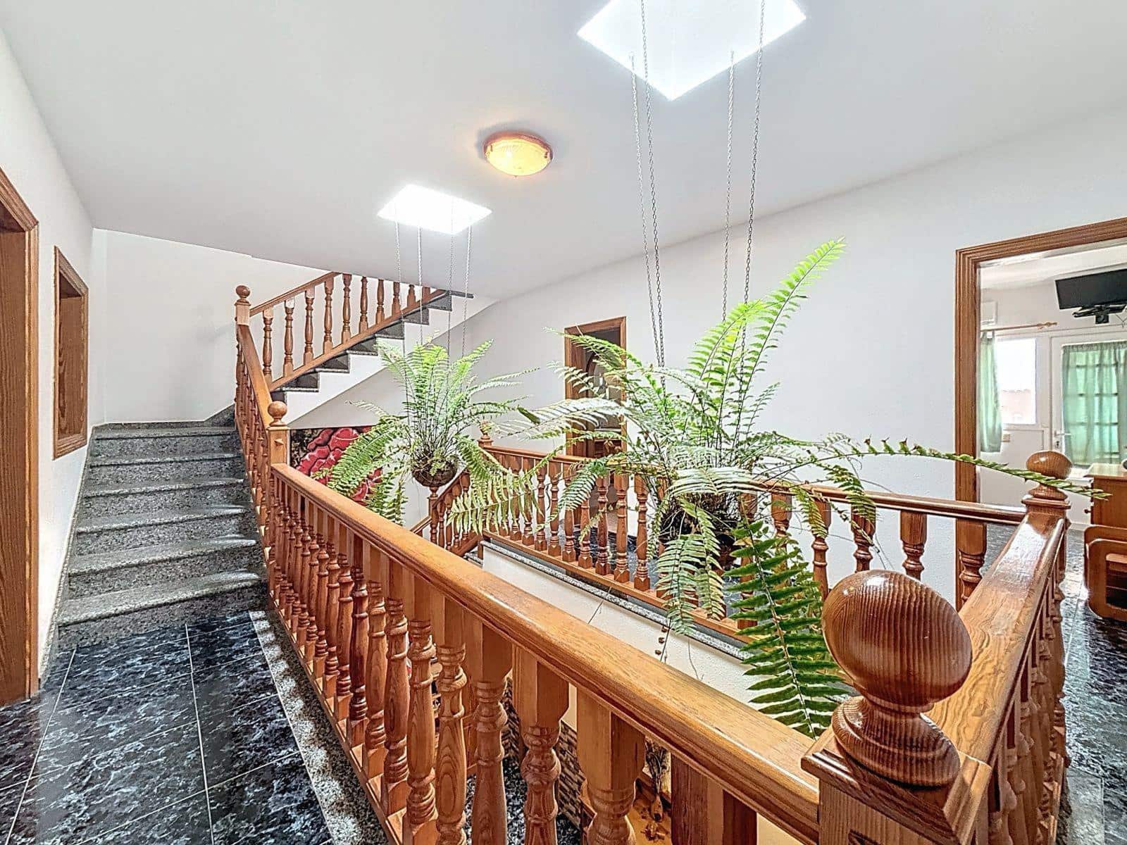 4 chambre Entreprise à vendre à Antigua - 370 000 € (Ref: 9934407)