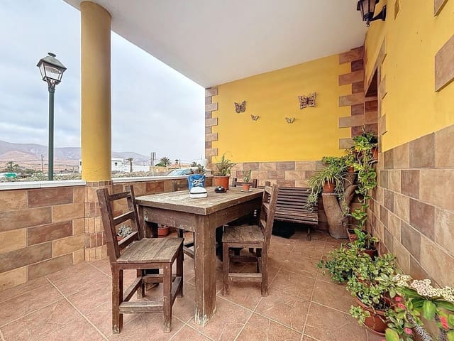 4 chambre Entreprise à vendre à Antigua - 370 000 € (Ref: 9934407)