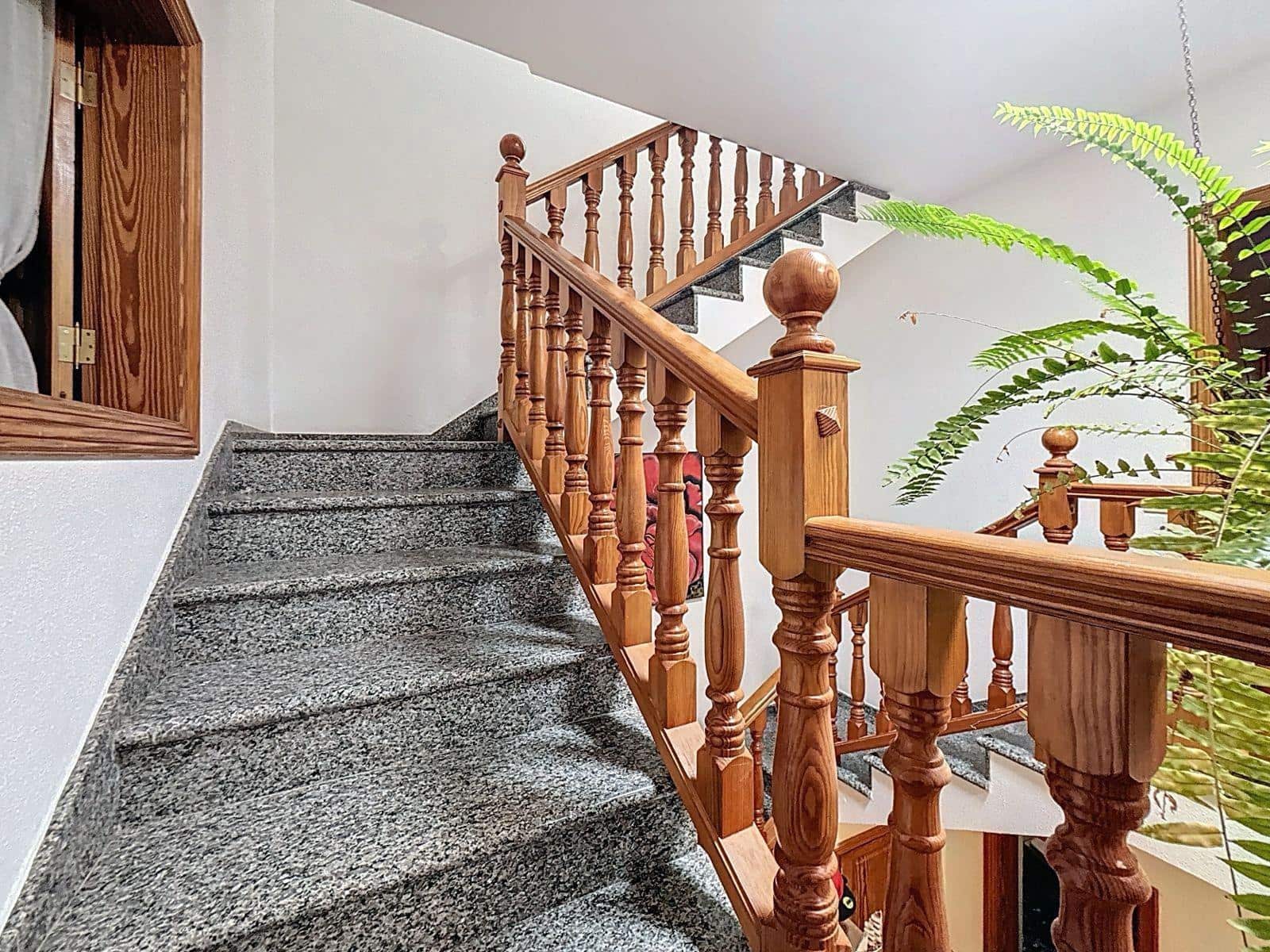4 chambre Entreprise à vendre à Antigua - 370 000 € (Ref: 9934407)