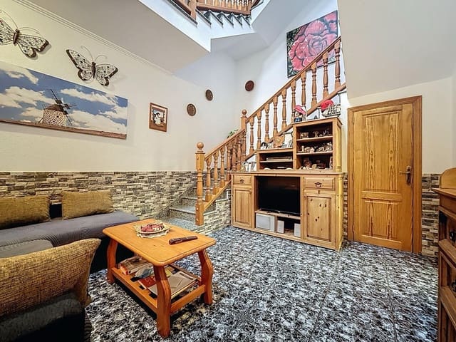 4 chambre Entreprise à vendre à Antigua - 370 000 € (Ref: 9934407)