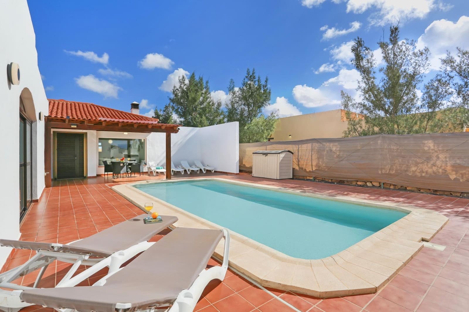 4 soverom Villa til salgs i La Oliva med svømmebasseng - € 565 000 (Ref: 9963329)