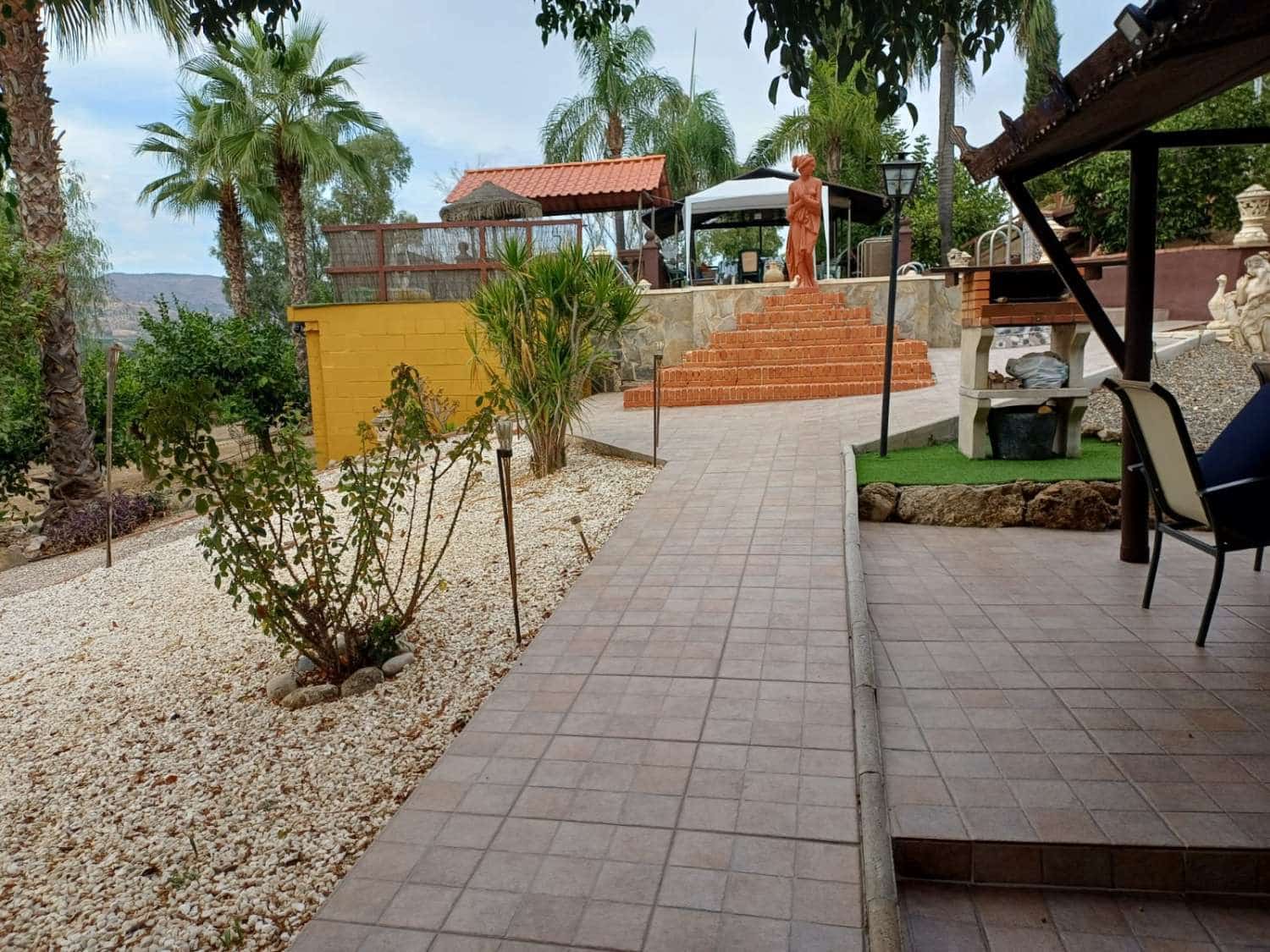 14 bedroom Finca/Country House for sale in Pizarra with pool garage - € 770,000 (Ref: 10131148)