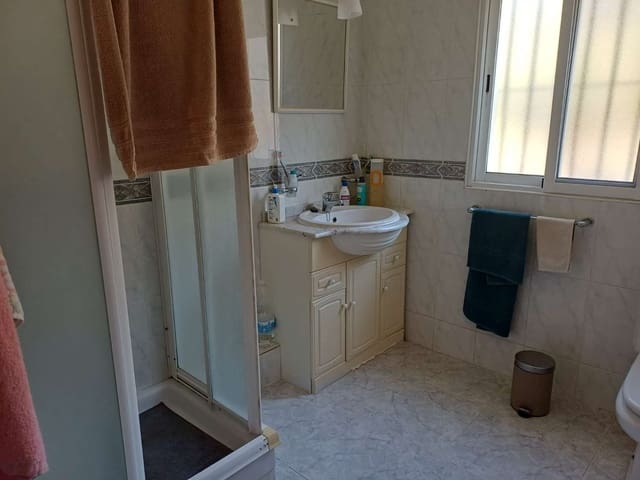 3 soveværelse Finca/Landehus til salg i Olias, Málaga by - € 170.000 (Ref: 10157195)
