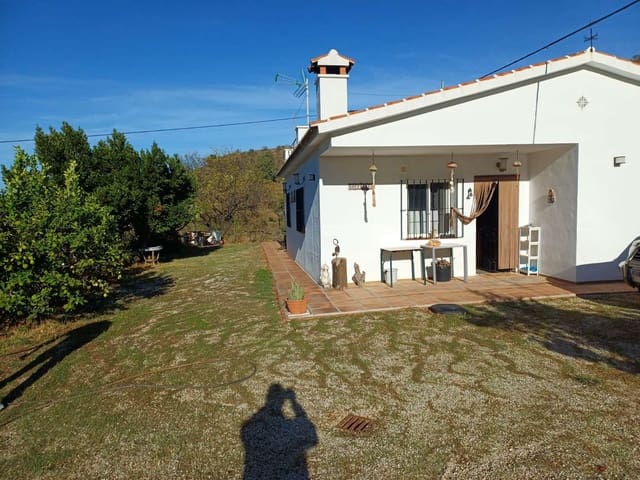 3 soveværelse Finca/Landehus til salg i Olias, Málaga by - € 170.000 (Ref: 10157195)