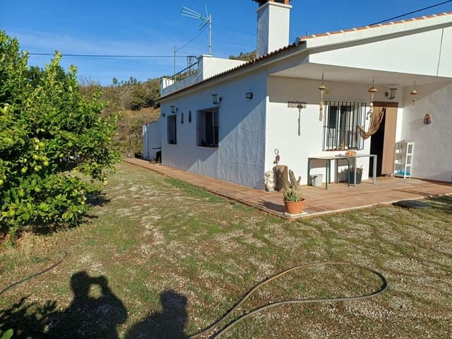 3 soveværelse Finca/Landehus til salg i Olias, Málaga by - € 170.000 (Ref: 10157195)