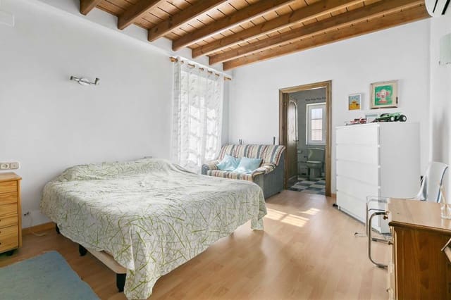 3 slaapkamer Finca/Landhuis te koop in Málaga stad met zwembad - € 750.000 (Ref: 8698567)