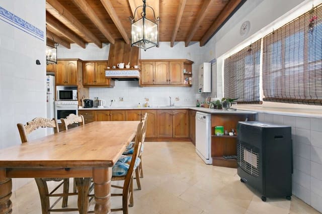 3 slaapkamer Finca/Landhuis te koop in Málaga stad met zwembad - € 750.000 (Ref: 8698567)