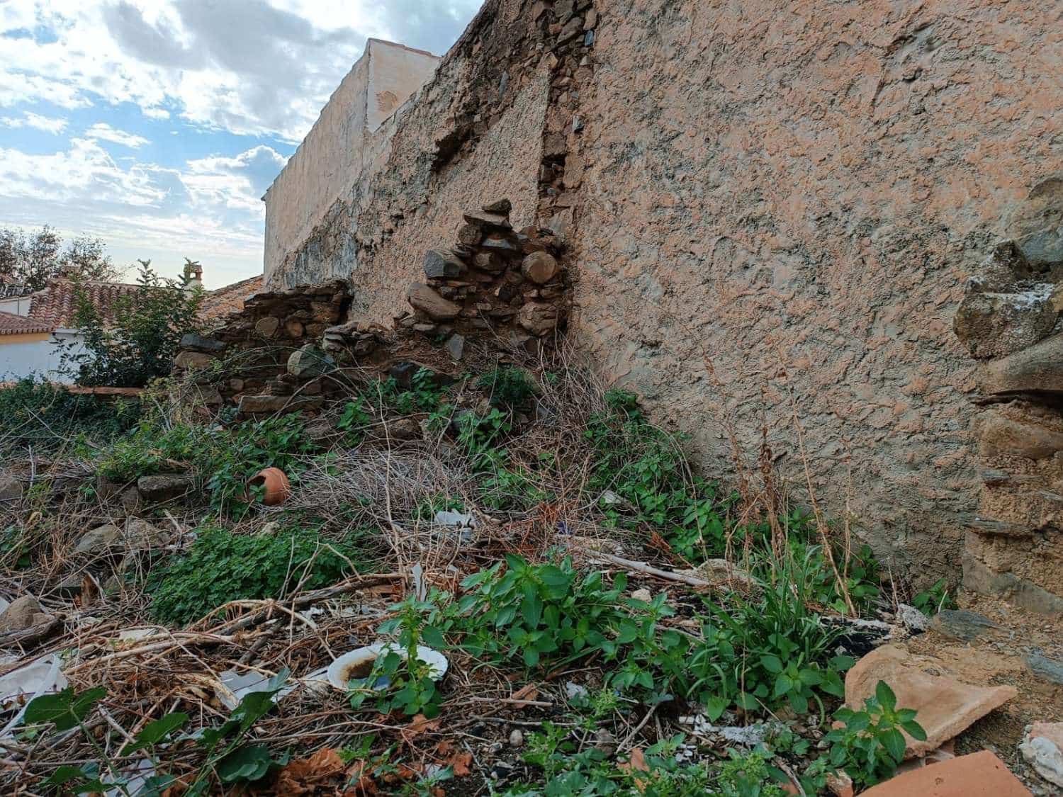 Ubebygd land til salgs i Macharaviaya - € 75 000 (Ref: 8698626)