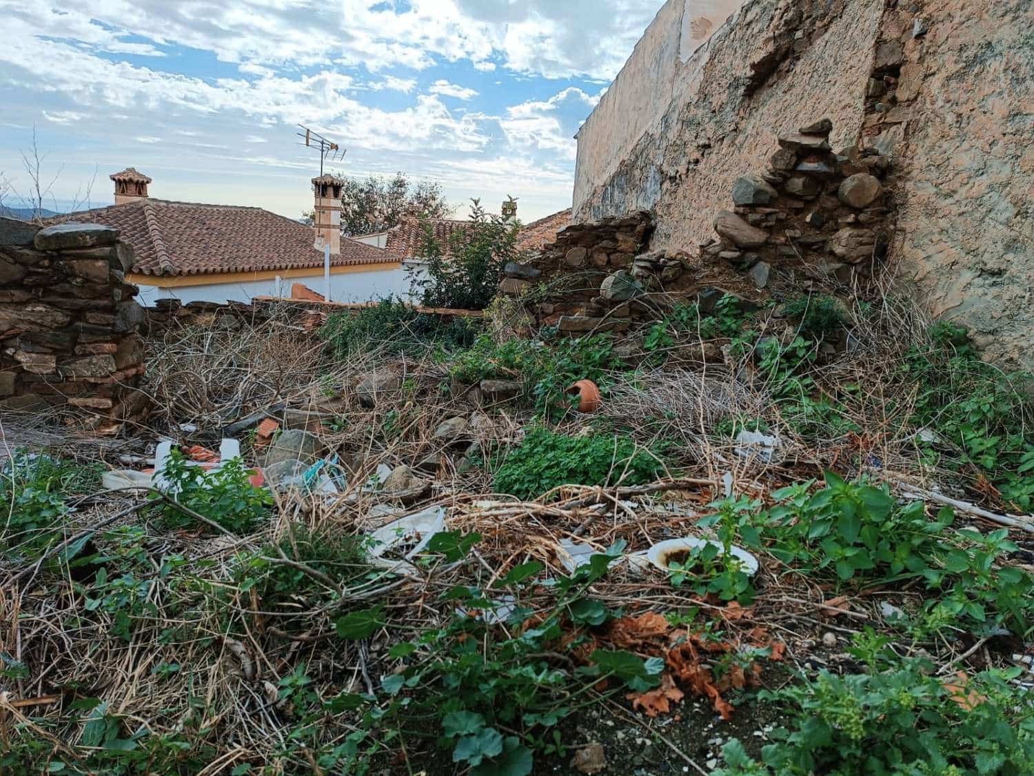 Ubebygd land til salgs i Macharaviaya - € 75 000 (Ref: 8698626)