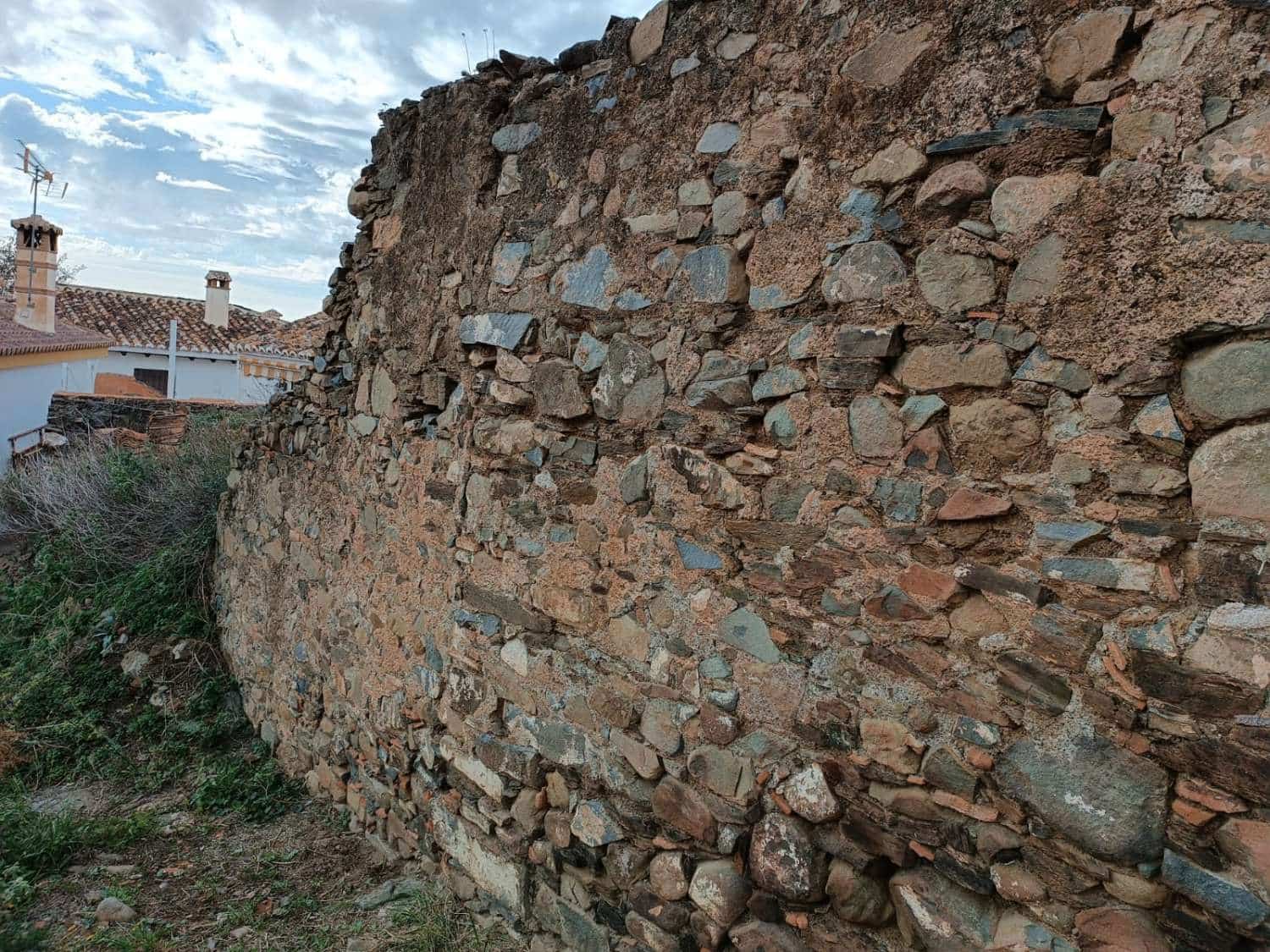 Ubebygd land til salgs i Macharaviaya - € 75 000 (Ref: 8698626)