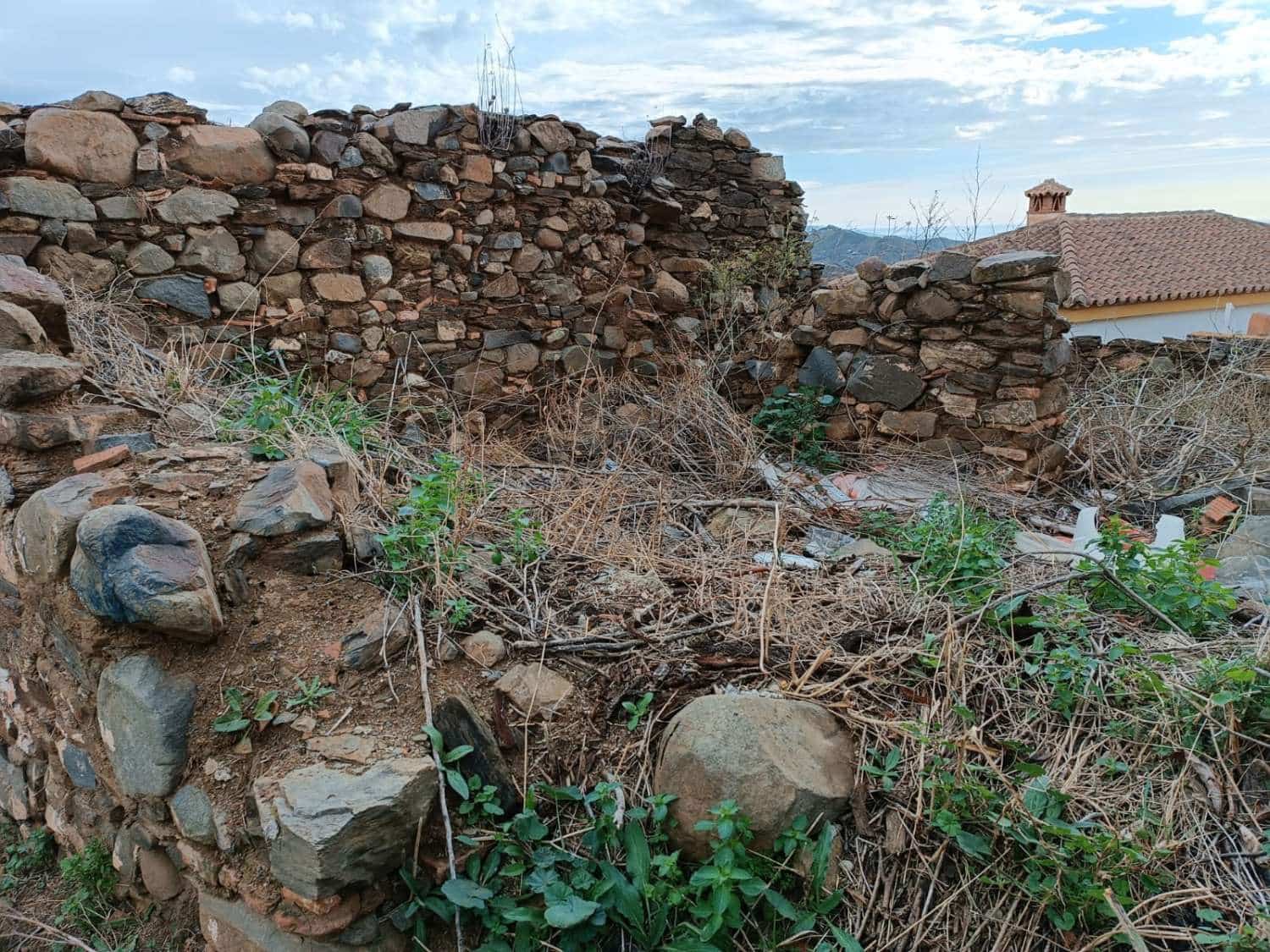 Ubebygd land til salgs i Macharaviaya - € 75 000 (Ref: 8698626)