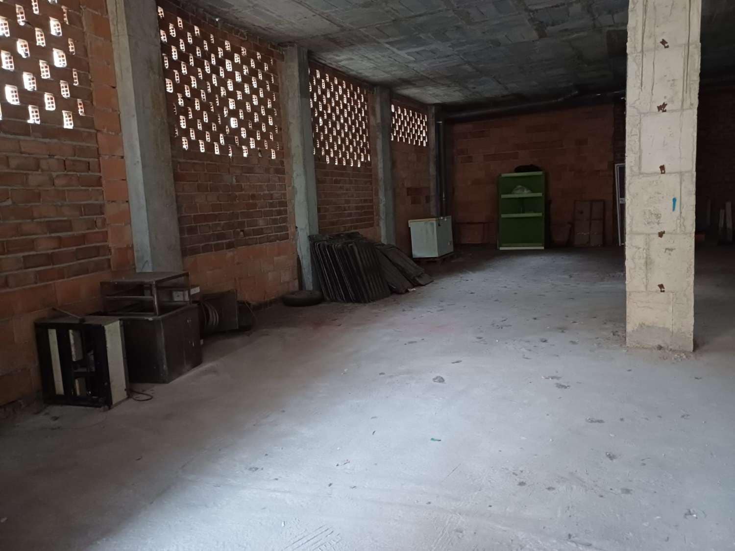 Comercial para venda em Benamocarra - 150 000 € (Ref: 8698633)